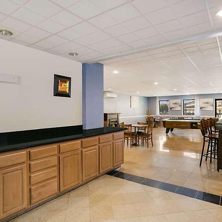 Rodeway Inn Rohrerstown Екстер'єр фото