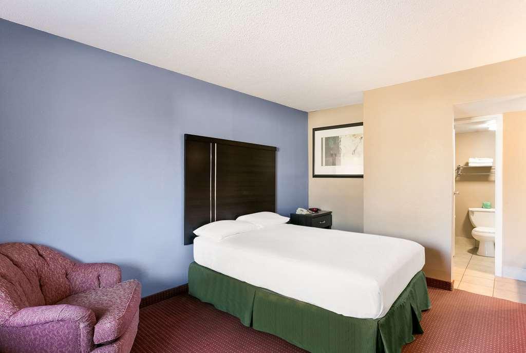 Rodeway Inn Rohrerstown Номер фото