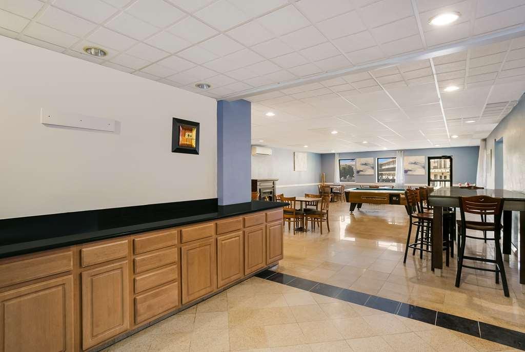 Rodeway Inn Rohrerstown Екстер'єр фото