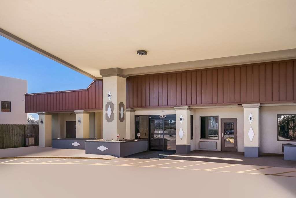 Rodeway Inn Rohrerstown Екстер'єр фото